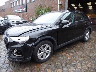 damaged passenger cars Audi Q3 35 TDI 2021/4