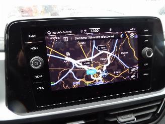 Volkswagen T-Roc Life picture 24