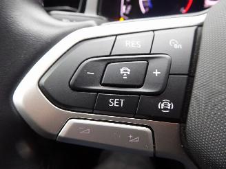 Volkswagen T-Roc Life picture 18