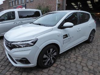 Vaurioauto  passenger cars Dacia Sandero Expression 2024/7