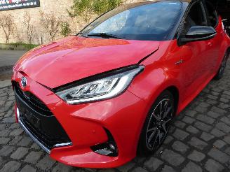 Toyota Yaris Hybrid S picture 3