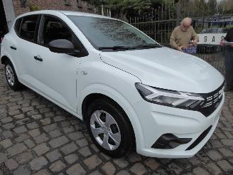 Dacia Sandero Essential picture 3