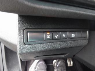 Peugeot 3008 Hybrid4 300 GT picture 24