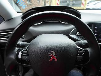 Peugeot 308 SW Active Pack picture 9