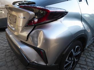 Toyota CH-R Hybrid picture 7