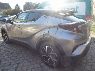 Toyota CH-R Hybrid picture 10