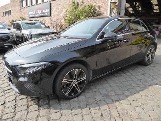 krockskadad bil auto Mercedes A-klasse Advanced Plus 2024/9