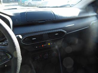 Dacia Sandero III Essential picture 19