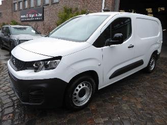skadebil auto Peugeot Partner Premium L2 2023/3