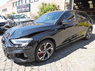 krockskadad bil auto Audi A3 Sportback 45 TFSI e S line 2023/11
