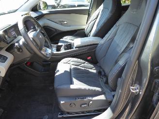 Ford Explorer Premium RWD picture 13