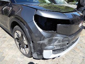 Ford Explorer Premium RWD picture 4