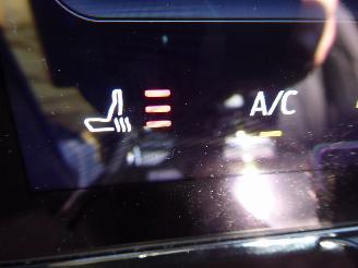 Ford Explorer Premium RWD picture 25