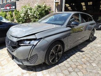 Schadeauto Peugeot 308 SW e- Allure 2024/9
