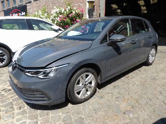 krockskadad bil auto Volkswagen Golf Life 2022/2