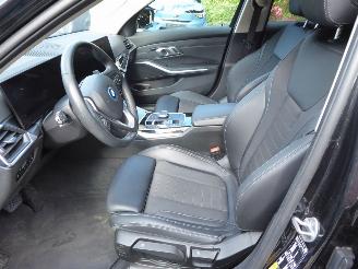 BMW 3-serie 330 e picture 12