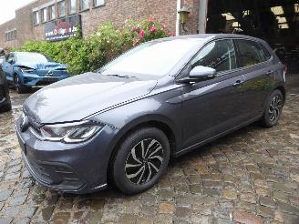 Vaurioauto  passenger cars Volkswagen Polo VI Life 2023/12