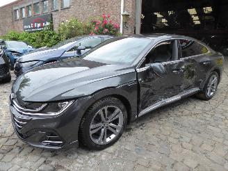 uszkodzony samochody osobowe Volkswagen Arteon R Line 2022/5