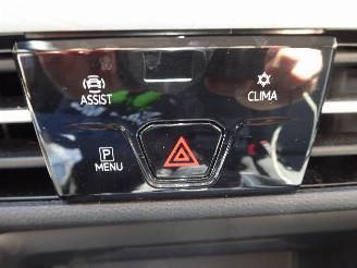 Volkswagen Golf VIII Lim. Life eTSI picture 16