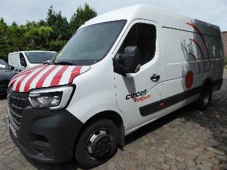 skadebil auto Renault Master Grand Confort 2023/4