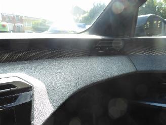 Peugeot 3008 Hybrid 145 GT picture 23