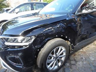 Volkswagen T-Roc Life picture 2