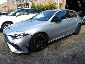 krockskadad bil auto Mercedes A-klasse A 250 e AMG Line 2024/4