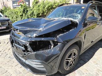 Mercedes EQB 300 4Matic AMG Line picture 2