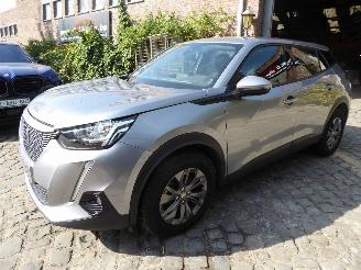 Damaged car Peugeot 2008 e- Active 2021/4