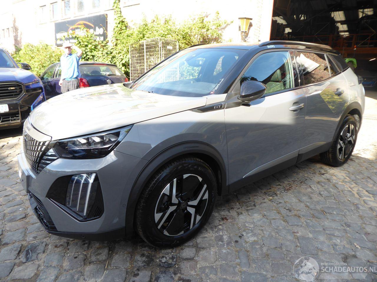 Peugeot 2008 Hybrid 136 GT