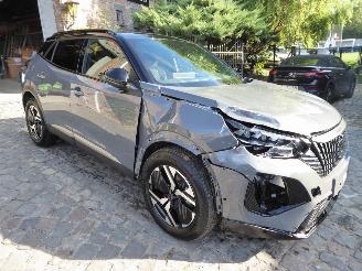 Peugeot 2008 Hybrid 136 GT picture 4