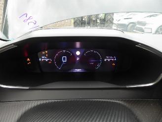 Peugeot 208 Hybrid 100 Allure picture 14
