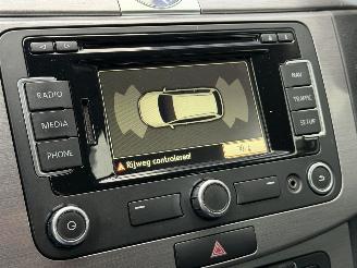 Volkswagen Passat 1.6 TDI Navi Clima PDC picture 9