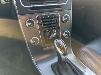 Volvo V-60 2.0 D4 Summum Dak Clima PDC picture 9