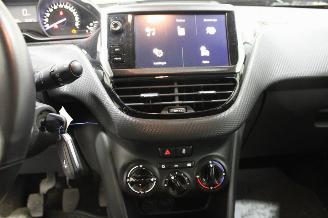 Peugeot 2008  picture 13