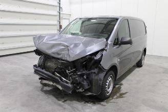 uszkodzony samochody osobowe Mercedes Vito  2020/5
