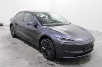 Tesla Model 3  picture 2