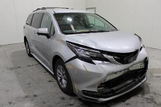 Toyota Sienna  picture 2