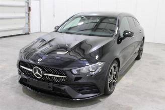 krockskadad bil auto Mercedes Cla-klasse CLA 220 Shooting Brake 2023/3