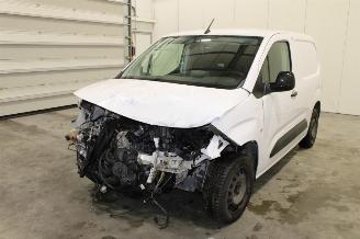 Damaged car Toyota ProAce CITY 2024/6