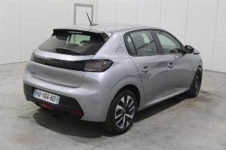 Peugeot 208  picture 3