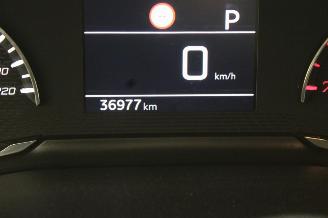 Peugeot 208  picture 13