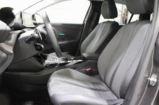 Peugeot 208  picture 11