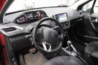 Peugeot 208  picture 10