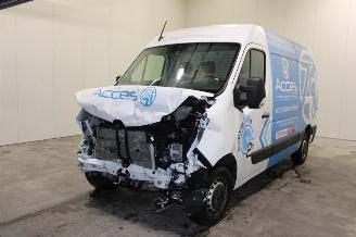 uszkodzony samochody osobowe Renault Master  2024/2