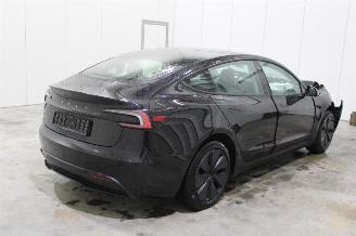 Tesla Model 3  picture 3
