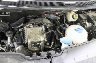 Volkswagen Transporter T6 picture 14