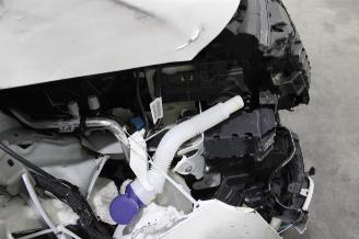 Peugeot 208  picture 24