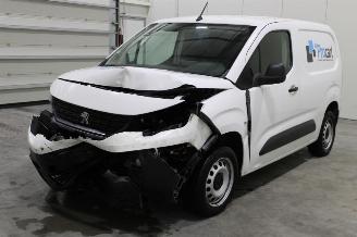 Damaged car Peugeot Partner  2022/7