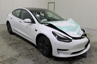 Tesla Model 3  picture 2
